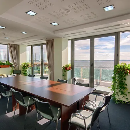 Splendid Conference & - Adults Only Готель